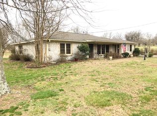 419 E Center St, Cave City, AR 72521