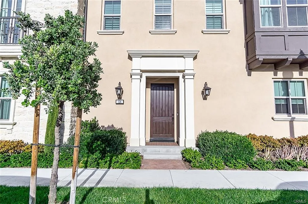 4 bed, 2475 sqft, $6,500 — Photo 2