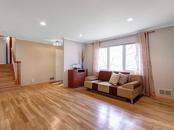 2nd image of 24 Bryant Dr #1