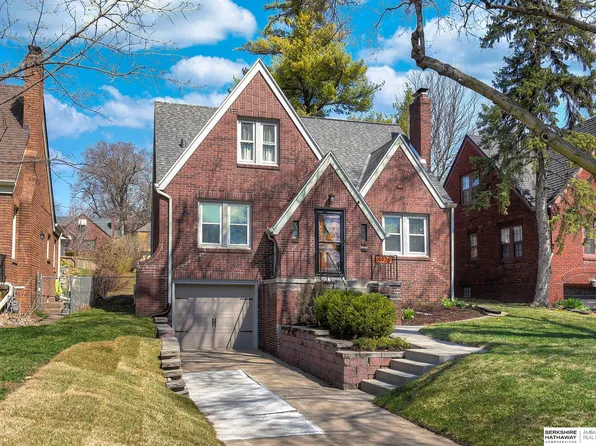 4936 N Happy Hollow Blvd, Omaha, NE 68104