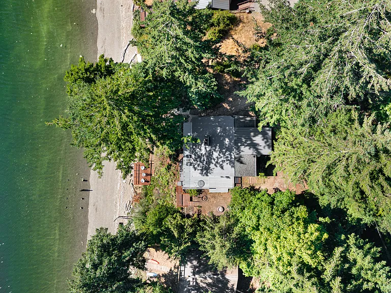 413 E Herron Blvd NW — Photo 22