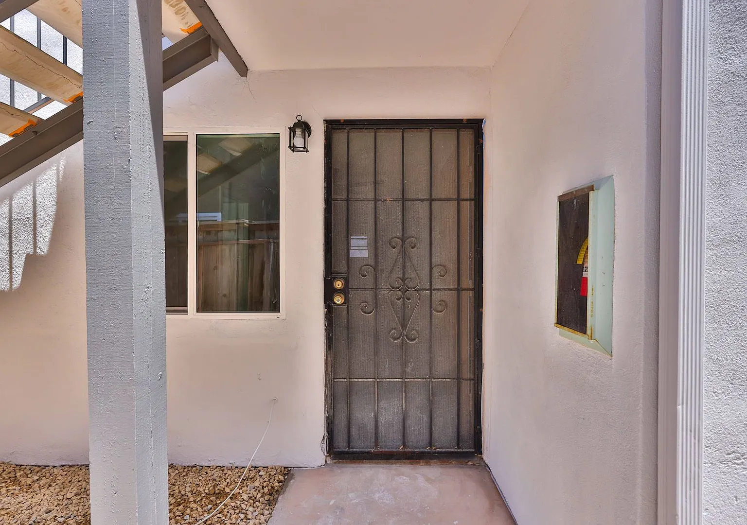 Modern 2 Bedroom 1 Bathroom in North Park! — Photo 2