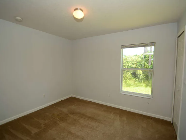 30 Eton Ln #B — Photo 9