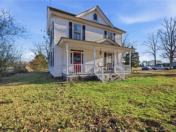 2nd image of 37 Zion Rd