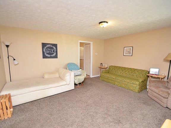 2nd image of 1624 Briedweng Ave