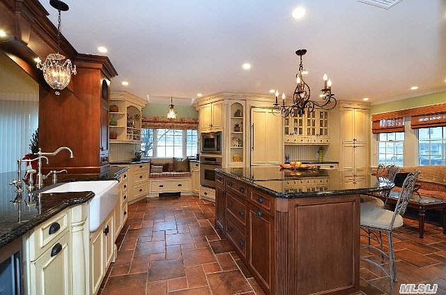 1st image of 120 Ivy Ln