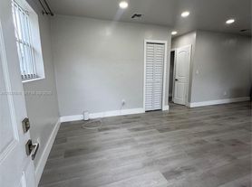 3000 NW 91st St, Miami, FL