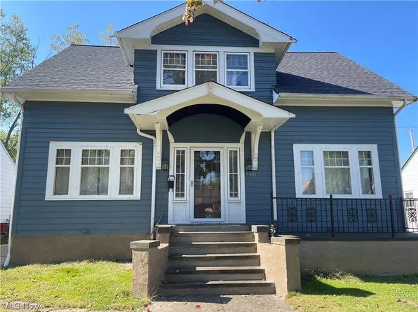 9481 Eureka Pkwy, Parma Heights, OH 44130