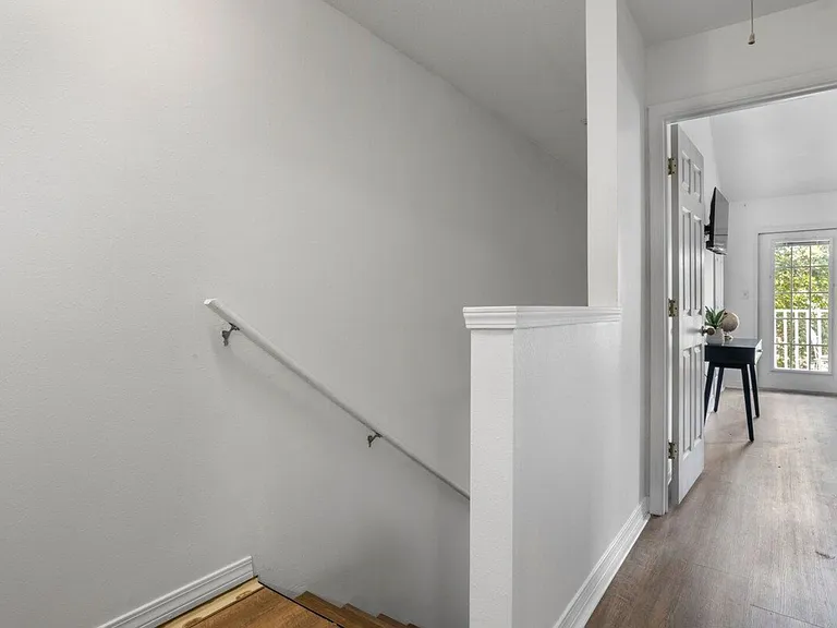 1289A Century Oaks Dr — Photo 24