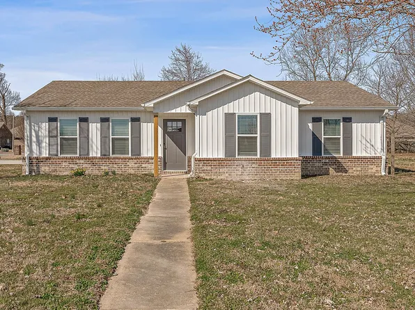703 Elizabeth Ln, Jonesboro, AR 72401