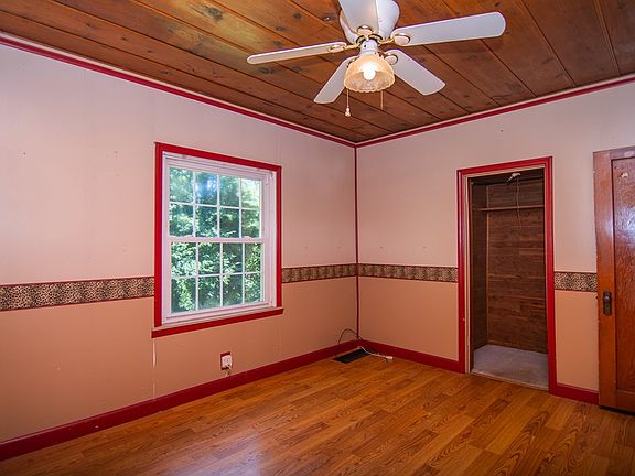 15th image of 17 Maplewood Avenue