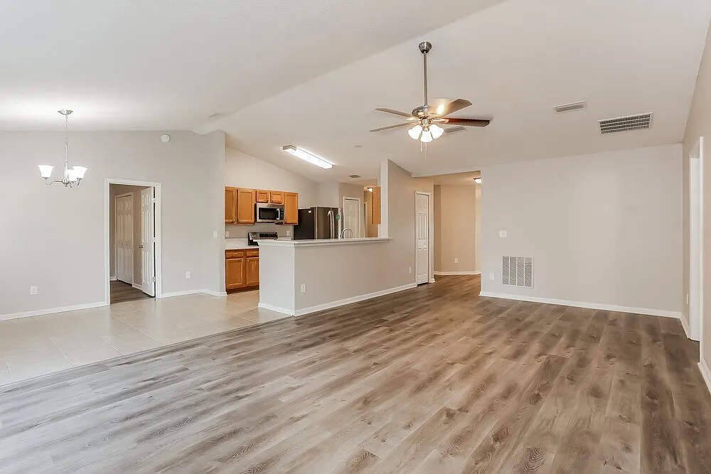 4 bed, 2.0 bath, 2038 sqft, $2,820 — Photo 3