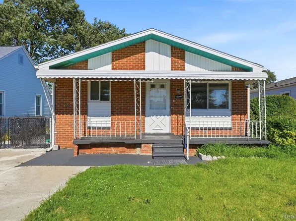 32000 Saint Margaret St, Saint Clair Shores, MI 48082