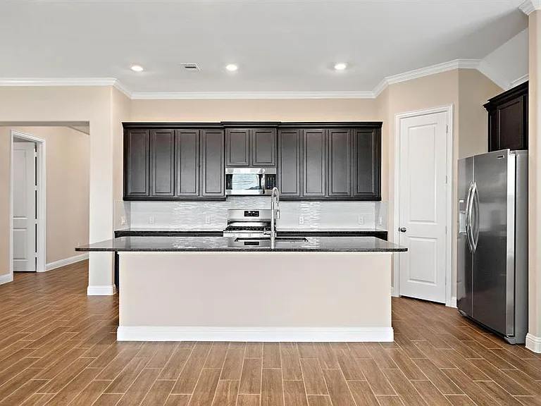 2403 Madera Landing Ln — Photo 9