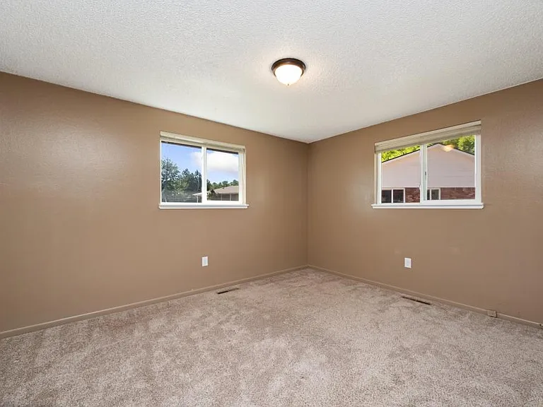 3669 Butternut Dr — Photo 4