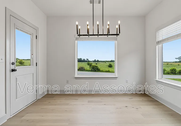 920 Trestle Ln — Photo 13