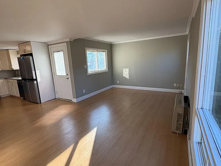 219 Southview Rd — Photo 4