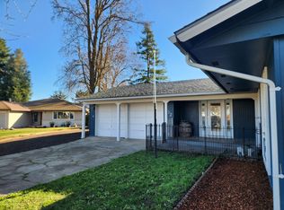 402 Emerald Cir, Medford, OR 97501