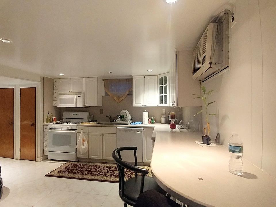 2nd image of 432 4th St #Ll