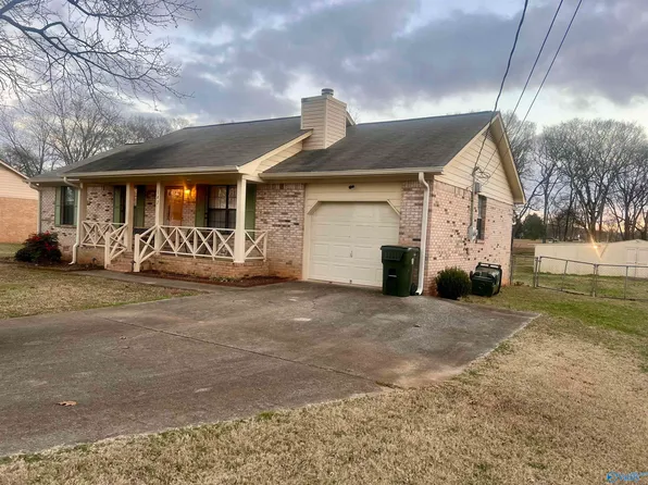 142 Colby Dr, Huntsville, AL 35810