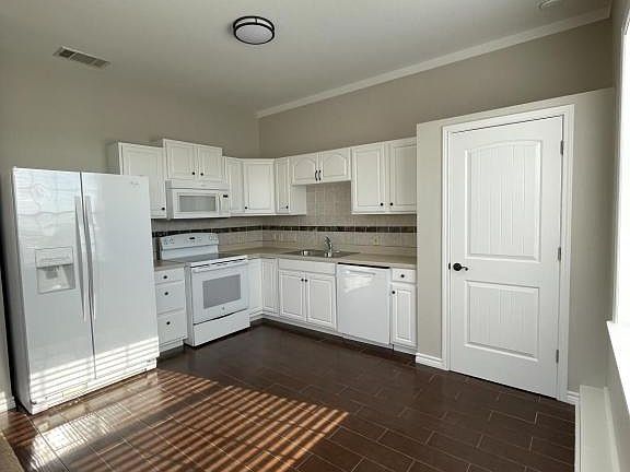 3rd image of 105 County Road 212 APT E