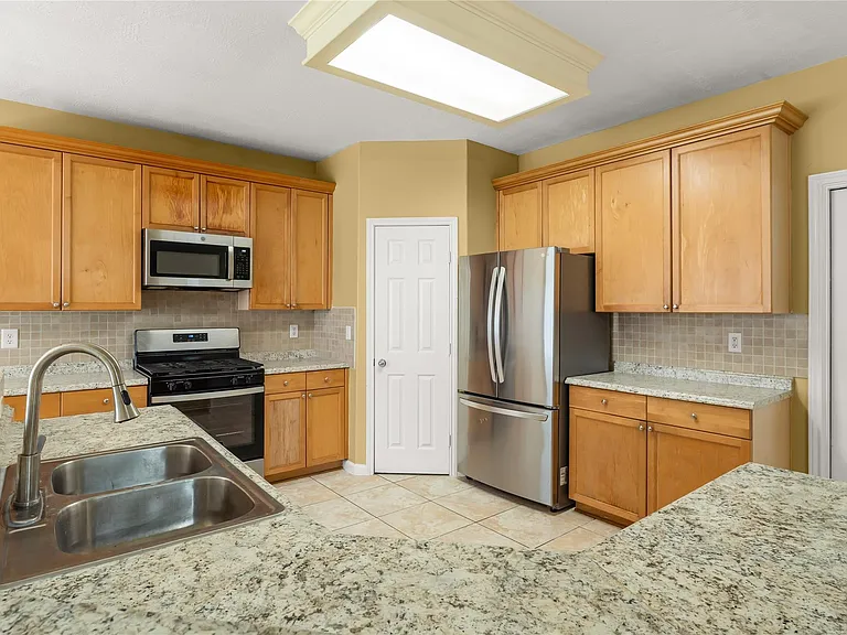 4111 Surreydon Dr — Photo 14