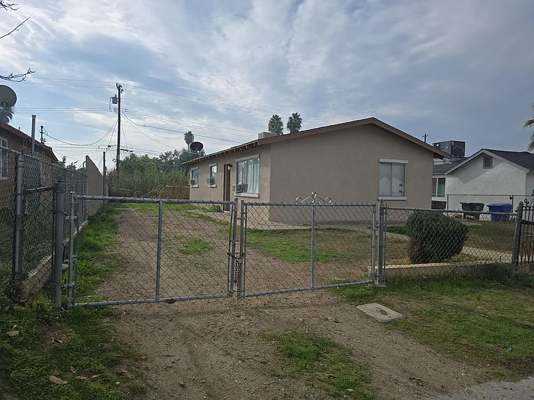 1233 Jeffrey St — Photo 16