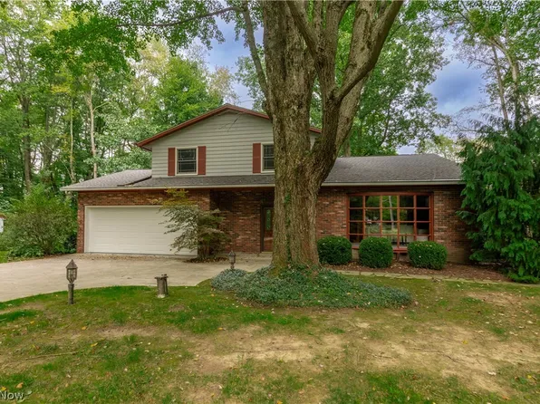 4894 Coldbrook Dr, Mantua, OH 44255
