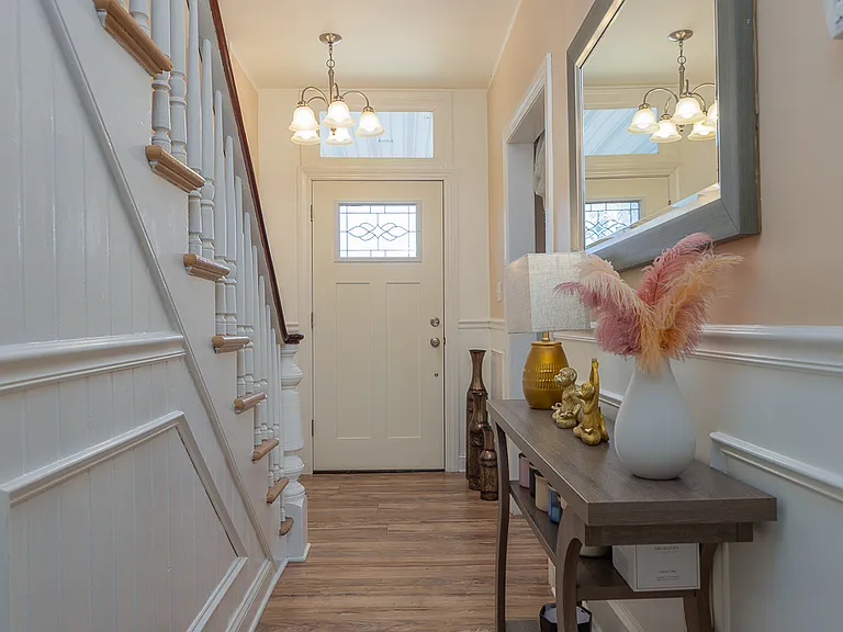 325 Westside Ave — Photo 4