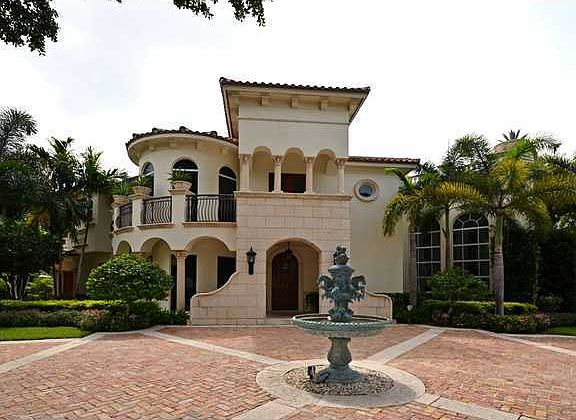 4th image of 1300 E Lake Dr