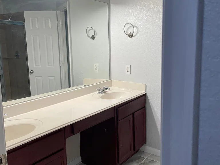 8127 Redbud Point Ln — Photo 7