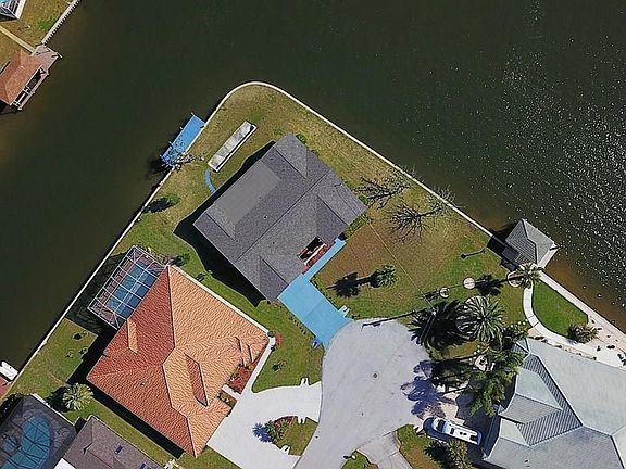 3rd image of 15 Floyd Ct