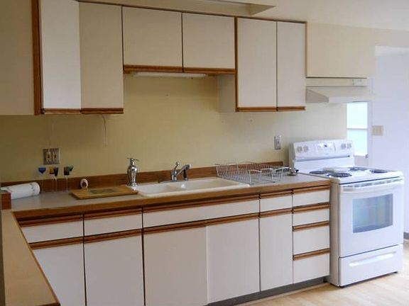 Downstairs kitchen