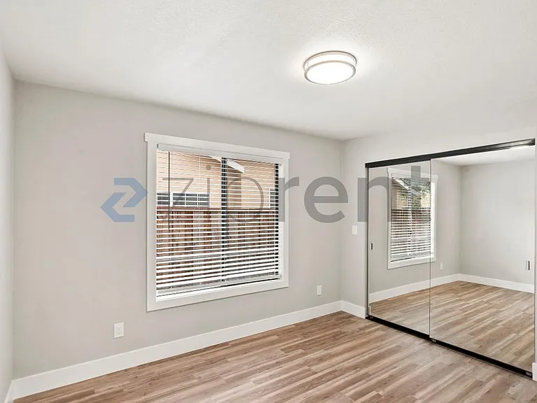 42740 Jefferson St — Photo 18