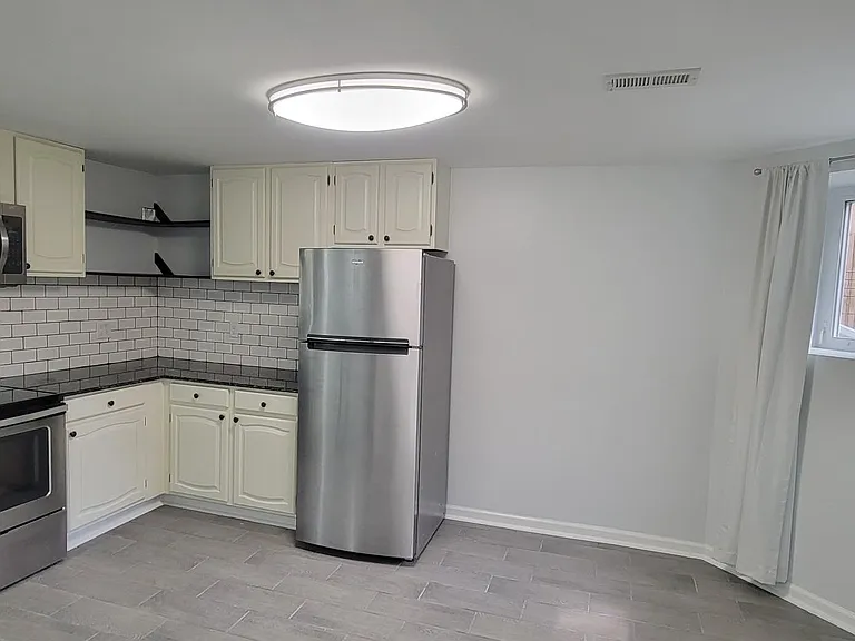 1316 S Millard Ave #B — Photo 6