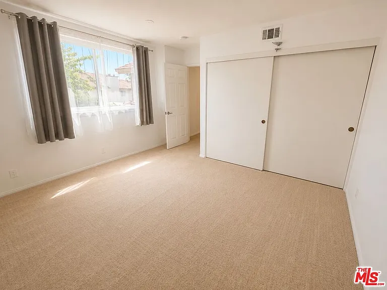 12245 Shady Hollow Ln — Photo 22