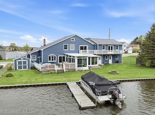 2299 Kingston St, White Lake, MI 48386