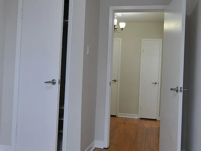 1013 Pape Ave #B — Photo 12