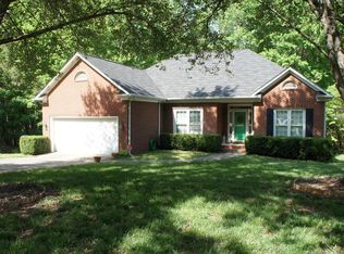 2216 Tanfield Dr, Matthews, NC 28105