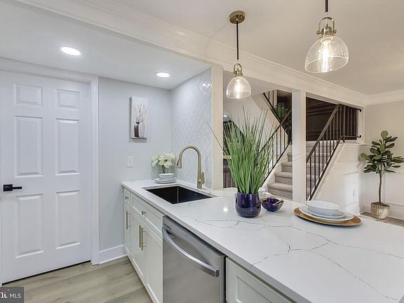 3rd image of 1580 Potomac Heights Dr Unit 228