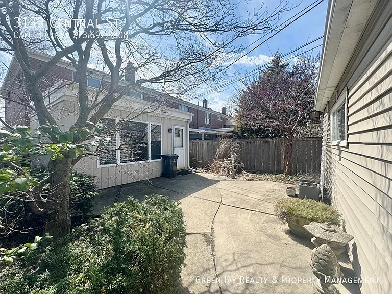 3133 Central St — Photo 14