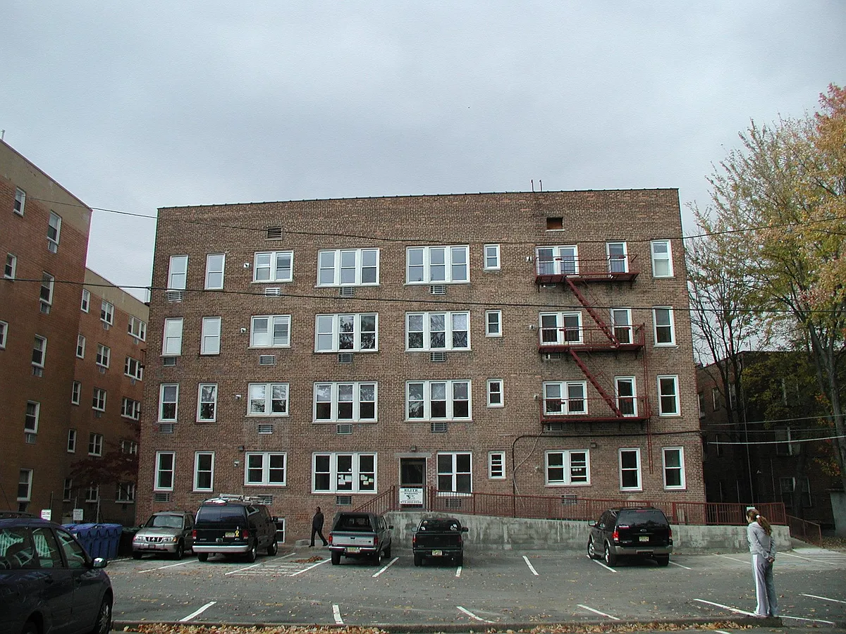 Building Photo - 300 Carteret