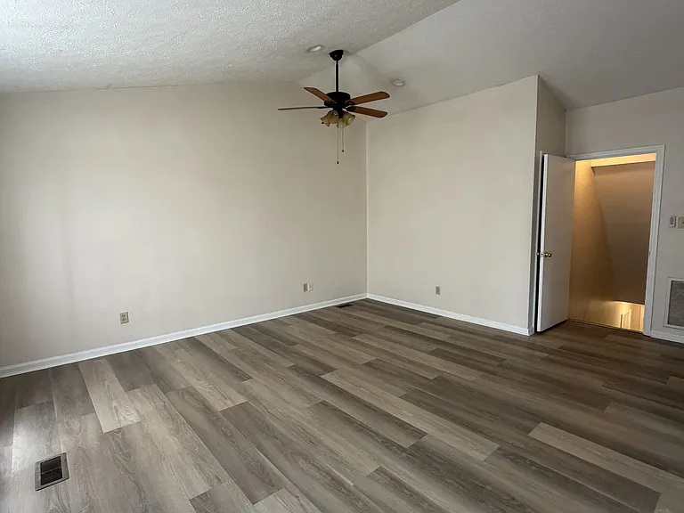 311 Leisure Lake Dr — Photo 10