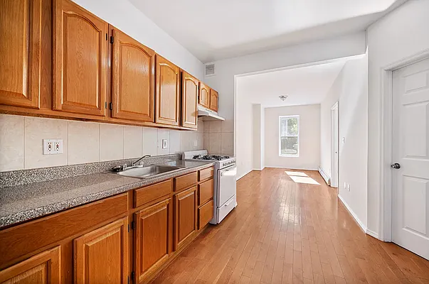 Rented by Compass | media 7