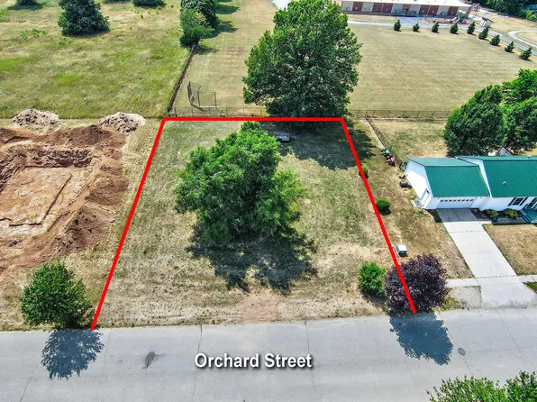 430 Orchard St, Constantine, MI 49042