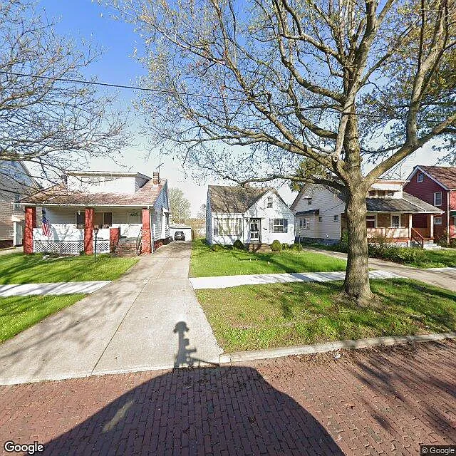 Beautiful 3 Bed / 2 Bath Bungalow In The Heart of Cleveland — Photo 1