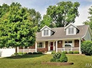 165 Hickory Tree Ct, Ballwin, MO 63011