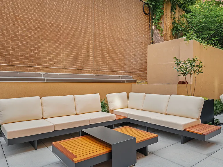 151 S Elliott Pl #8I — Photo 34