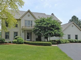 7212 Inverway Dr, Crystal Lake, IL 60014