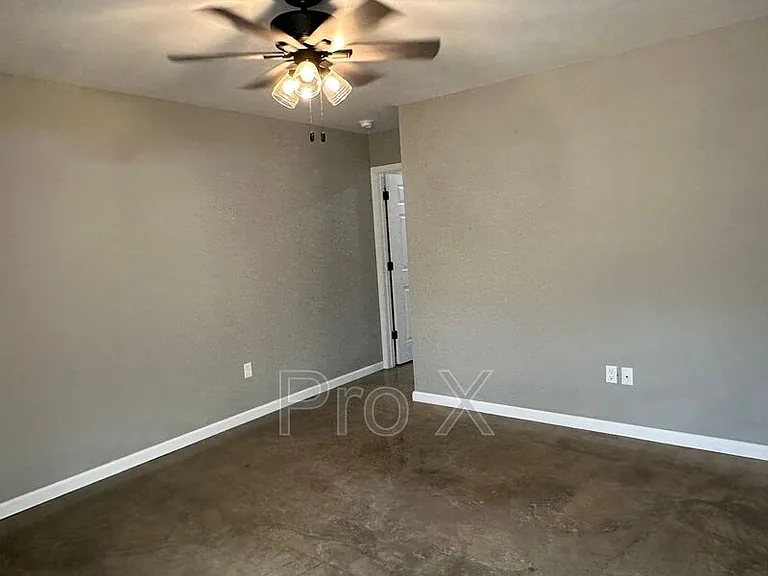 122 S Pearl Ave — Photo 8